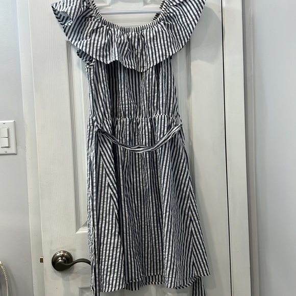 Off the shoulder dress - Picture 3 of 3